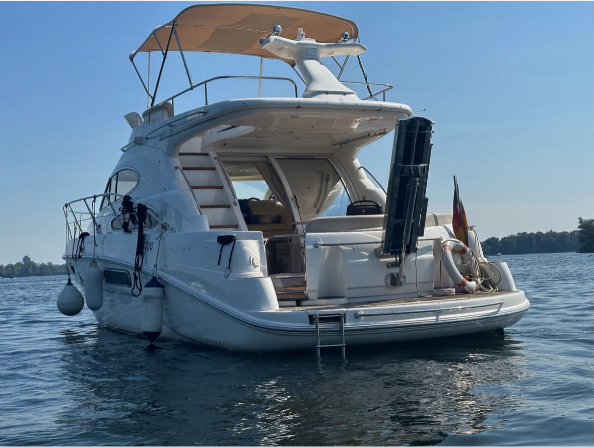 Yacht 5