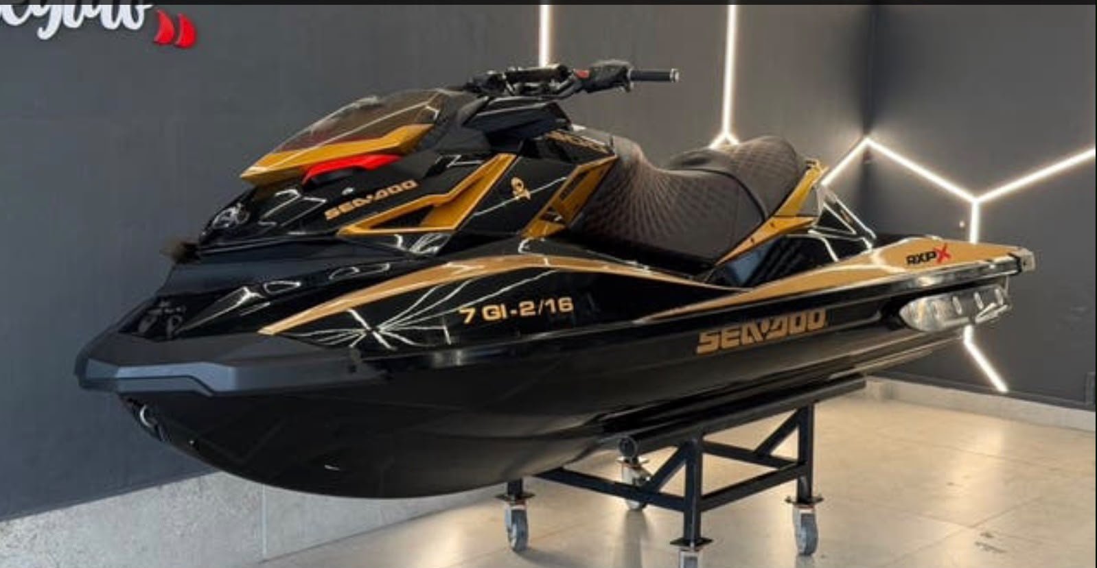 Yacht 9